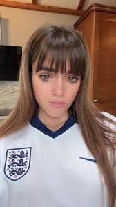 Leah Cornett's Instagram, Twitter & Facebook