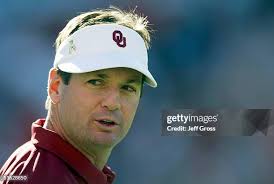 Oklahoma head coach Bob Stoops looks