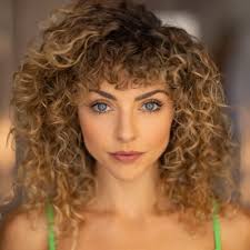 Alice Baker's Instagram, Twitter & Facebook