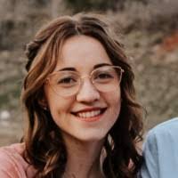 Carrie Howlett's Instagram, Twitter & Facebook