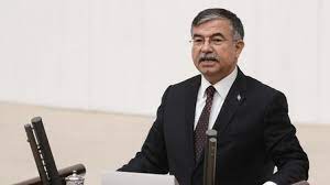 6 temmuz 2011 tarihinde milli savunma bakanı olmuştur. Ismet Yilmaz Kimdir Yeni Milli Egitim Bakani Yilmaz Nerelidir Biyografisi Siyaset Haberleri