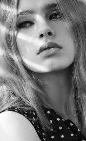 Beautiful Indian Woman Portrait Black And White Pin Ot Polzovatelya John Johnson Na Doske A ѕyeiѕyyeℓ Fa Ye Ii Vℓa K Wnitye Fotografiya Portrety Portret Lico