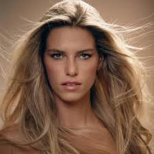 🐷 RECORD D'AFFLUENCE POUR LA FÊTE DU COCHON 🐷 Chaque année depuis 2014,  Hayange devient la capitale de la convivialité et de nos traditions  lorraines. Hier, vous étiez plus de 14 000