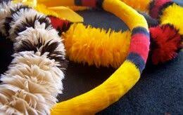 papa a ō hawai i featherwork of hawai i おしゃれまとめの人気アイデア pinterest debbie nae ole tengan レイ フェザー