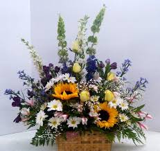 Sunflowers For A Funeral Service By Roadrunner Florist Basket Express Phoenix Az Funeral Flower Arrangements Flower Arrangements Funeral Flowers