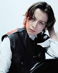 Emma D'Arcy Source على X: "Emma D'Arcy covers the latest issue of ES  Magazine. Photographed by Sarah Piantadosi. Styled by Rose Forde.  https://t.co/g6PCF8GfBo"