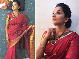 No matter what your body type is, saree is one clothing item that can make anyone look drab to fab in just seconds. Photo Bhojpuri Actress Monalisa S Traditional Look In Red Saree Bhojpuri Movie News Times Of India