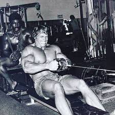 Ll Lufelive Thepursuitofprogression 1970 In Only Five Years Golds Gym Had Some Of The Most Prom Bodybuilding Motivation Bodybuilding Workouts Bodybuilding