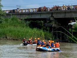 Pada intinya, sembari mempersiapkan segala kebutuhan si kecil setelah ia lahir nanti. Mandi Mandi Di Sungai Ular Sergai Seorang Remaja Hanyut Terbawa Arus Sumut Indozone Id