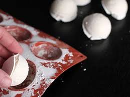 Boule Meringuee Au Chocolat Recette Meringue Chocolat Chocolat Recettes Sucrees