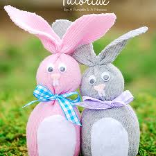 This is such a fun easter craft for kids! 10 Adorable And Easy Easter Bunny Crafts