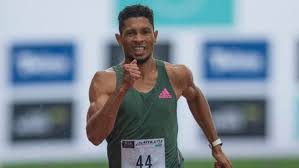 Browse 1,429 wayde van niekerk stock photos and images available, or start a new search to explore more stock photos and images. Van Niekerk Wins 400m Vetter Throws 90m Twice In Luzern Watch Athletics
