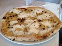 800 Degrees Pizza Bianca Mozzarella Parmagiano Garlic Olive Oil Yelp Yummy Food Food Recipes