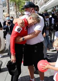 Eine schüchterne unschuld vom lande. Albert Charlene Der Furst Und Die Schone Schwimmerin Gala De