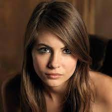 Growing Up Hair Colour For Green Eyes Willa Holland Brunette Hair Color