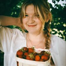 Emma Vail Photography added a new...