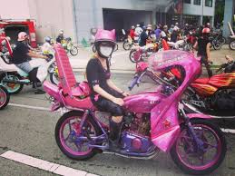 画像に含まれている可能性があるもの 1人以上 座ってる 複数の人 バイク 屋外 bike bike life motorcycle