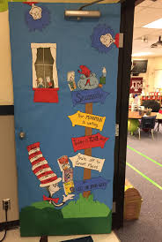 Classroom Door With Cat In The Hat Dr Seuss Dr Seuss Classroom Door Dr Seuss Classroom Seuss Classroom
