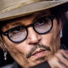 The fall of johnny depp: Treffen In London Datet Johnny Depp Die Stieftochter Von Uschi Glas Svz De