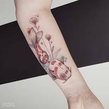 130 Tatuajes De Peces Koi Con El Significado ¿estás pensando en tatuarte un pez koi pero no logras dar con el diseño adecuado? 130 tatuajes de peces koi con el