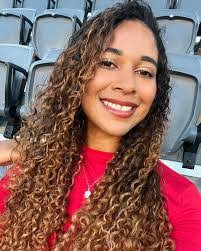 Laura Castillo's Instagram, Twitter & Facebook