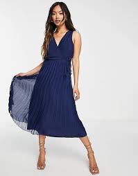 Risplendi come invitata di nozze indossando un vestito con il quale ti vedrai fantastica. Abiti Da Cerimonia Abiti Da Cerimonia Lunghi Corti Asos