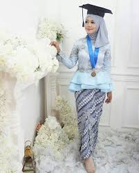 Check spelling or type a new query. 30 Model Kebaya Wisuda Muslim Hijab Modern Terbaru