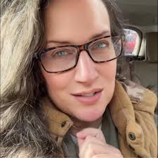 Anushiha Rushnan, our Reading Circle Champion, shared her experience in  organizing a reading circle with friends. Join our literary community by  visiting: https://www.facebook.com/groups/1019120062674659/