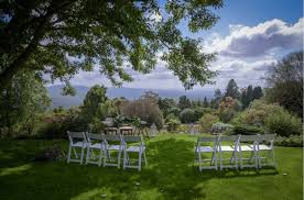 Blue Mountains Botanic Garden Summer Wedding Ceremony At The Wedding Tree Terrace Credit Berndt Sellhe Botanical Gardens Summer Wedding Ceremony Tree Wedding