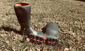 In such bad weather everyone can use @ 108452657647016:274:rubberlaarzen especially if, it rains a lot and in your gardening it is also ideal to wear rubber boots. Jachtlaarzen In Leer Of Toch Een Paar Rubber Laarzen Vriezz Trading Outdoor Hunting And Tactical Wholesale
