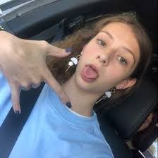 Eva Goode's Instagram, Twitter & Facebook