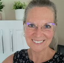 Being present for the people who need us—whether young or old—is one of  life's simplest and most meaningful gifts. Let's remind each other, “I'm  here,” no matter the storm. 🌧️🌞