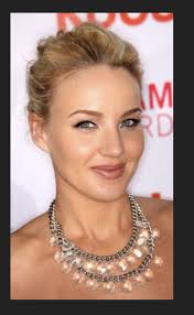 STELLA DOT STATEMENT NECKLACE