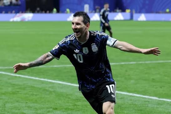 Messi đáp trả gay gắt nghi án FIFA thiên vị Argentina
