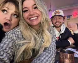 Oh to have more peoples like Kaylee in this world. She was an angel who  could make smile anyone. Kay-even if I didn't knew you I hope that you know  that i'm