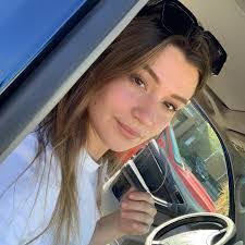 Shannon Delaney's Instagram, Twitter & Facebook