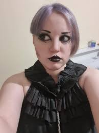 am i the only person that has autism that's goth?