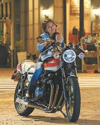 絶版バイクfan 第三京浜のシンデレラ kz1000ltd kawasaki z ジェシカ ガールズバイカー 単車女子 ホタル 暴走ランプ 単車 oldbike tokyo touring misty 撮影 旧車 バイク bike バイク女子 愛車 ミスティ kawas ガールズバイカー 単車 バイカー