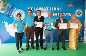 Beliau dilahirkan di batu pahat, johor darul takzim serta merupakan anak kepada datuk jaafar bin haji muhammad, menteri besar johor yang. The Beauty Junkie Ranechin Com Dutch Lady Malaysia Celebrates World Milk Day 10 000 Milk Packs To Nourish The Next Generation