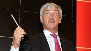 On 2 june 2015, oliveira was relieved from his duties, after being knocked out of the year's copa libertadores. Domingos Soares De Oliveira Ainda Em Reflexao E Com Propostas Em Cima Da Mesa Benfica Jornal Record