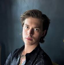 Aaron Rohrer (@slowdownbarber) • Instagram photos and videos