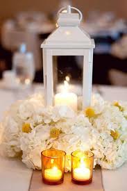Centre De Table Lanterne Blanche Inspire Moi Le Blog Mariage Carrement Deco Idee Deco Mariage Decoration Mariage Deco Mariage Jaune