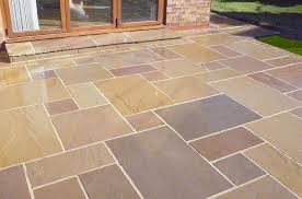 Pin By Ana Garcia Lay On Patio Ideas Patio Stones Garden Slabs Stone Patio Designs