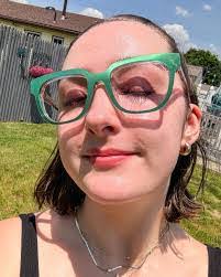 Anna Longfellow's Instagram, Twitter & Facebook