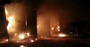 Di bawah ini beberapa tempat makan. Fire Damaged Seven Lorries At Factory