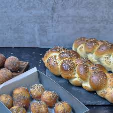 Olive Oil Challah And Challah Doughnut Holes Recipe Doughnut Holes Challah Hanukkah Food