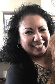 Julie Borges's Instagram, Twitter & Facebook