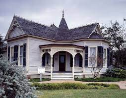 Memoriastoica Victorian Home Built In 1905 In Corpus Christi Texas Victorian Homes House With Porch Historic Homes