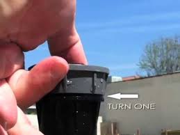 Aspersorul Hunter Pro Spray Vs Rainbird 1800 Youtube
