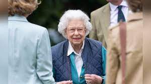 She is the mother of prince charles, heir to the throne, as well as the grandmother of princes william and. Queen Elizabeth Ii Touristengruppe Erkennt Die Monarchin Nicht Stern De